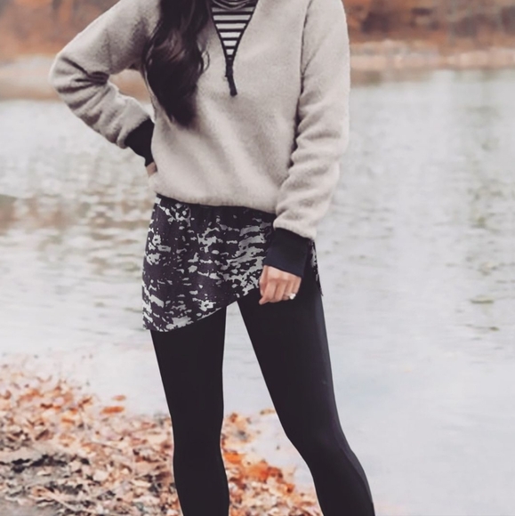 NWT Booty Shawl - Picture 5 of 6